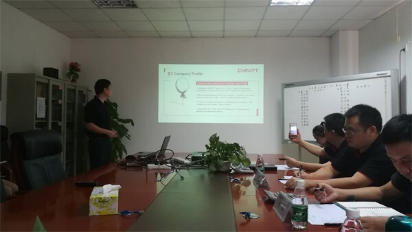 英语演讲企业简介PPT